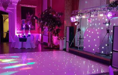 White Gold Rig with mirrorball, Starlit dance floor and uplighters 1