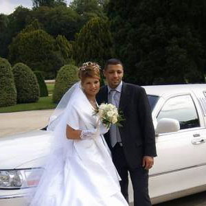 White Lincoln Limousine (Up to 8)