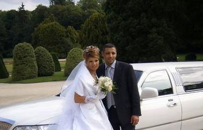 White Lincoln Limousine (Up to 8)