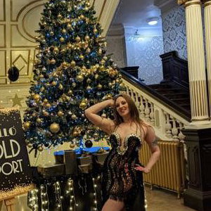 Doe Demure Christmas belly dance