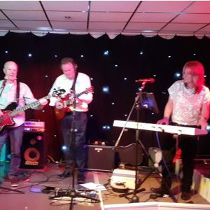 We also play as a 4 piece band