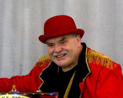 professor T's inchy tichy flea circus