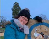 Axe-Throwing-Lady