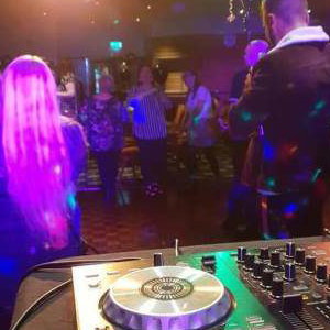 DJ Party Night