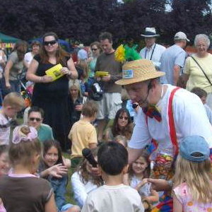 ChildrensEntertainer90