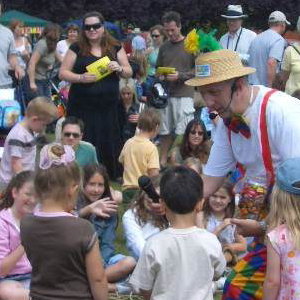 ChildrensEntertainer90