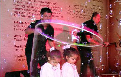Bubble Show Performers