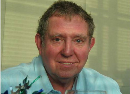 Gary Head and Shoulder green Shirt
