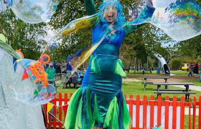 Giant Bubbles
