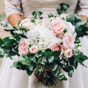 Euc, Hydrangea, Gyps & Sweet Avalanche Bouquet