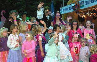 Children with Felicity Fairy at 3 Wishes Festival