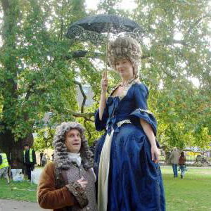 Bloomsbury Stilt Walkers