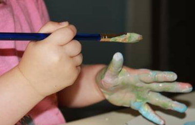 children love painting