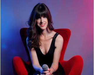 Vanessa - Solo Singer/Pianist