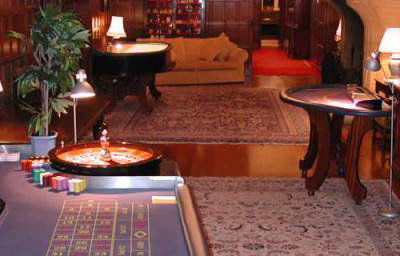 Deluxe Tables