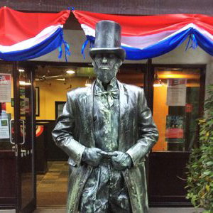 President-Lincoln statue