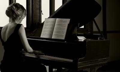 Carrie - Event Pianist