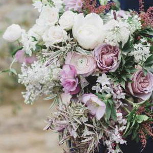 Trailing brides bouquet