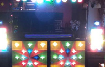 Small 80s Roadshow