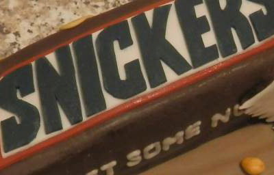 Snicker Novelty Cake