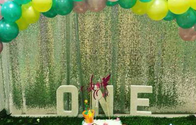 Cake Table Balloon Arch in Hertfordshire, Bedfordshire, Essex & surrounding areas.