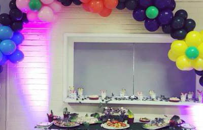 Flower Themed Balloon Arch in Hertfordshire, Bedfordshire, Essex & surrounding areas. 