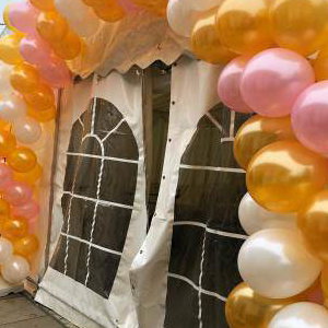 Large Twisted Balloon Arch in Hertfordshire, Bedfordshire, Essex & surrounding areas. 