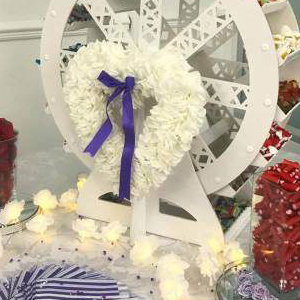 Sweet ferris wheel hire in Hertfordshire, Bedfordshire, Essex & surrounding areas. 