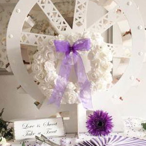 Sweet ferris wheel hire in Hertfordshire, Bedfordshire, Essex & surrounding areas. 