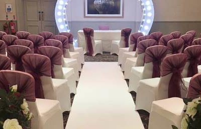 Wedding ceremony decor in Hertfordshire, Bedfordshire, Essex & surrounding areas. Perfect for weddings, birthdays & corporate events