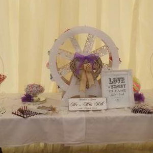 Sweet ferris wheel hire in Hertfordshire, Bedfordshire, Essex & surrounding areas. 