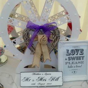 Sweet ferris wheel hire in Hertfordshire, Bedfordshire, Essex & surrounding areas. 