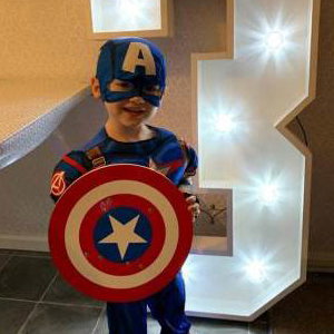 Light Up Number Hire in Hertfordshire, Essex, Bedfordshire & surrounding areas. Perfect for all birthdays, birthdays, weddings, Proms and many more