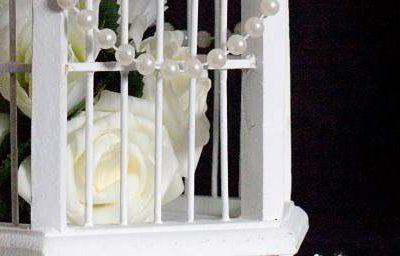 Vintage birdcage table centrepiece hire in Hertfordshire, Bedfordshire, Essex & surrounding areas. Perfect for weddings, birthdays & corporate events