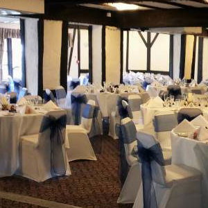 Chair cover & sash hire in Hertfordshire, Bedfordshire, Essex & surrounding areas. Perfect for weddings, birthdays & corporate events