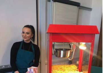 Popcorn machine hire in Hertfordshire, Bedfordshire, Essex & surrounding areas. Perfect for weddings, birthdays & corporate events