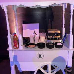 Love Candy Floss offers Custom Branded Sweet Carts and Mobile Catering services and Desserts for events in London and the UK.