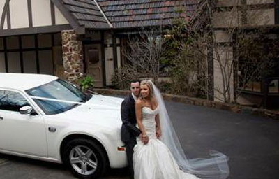 Style Wedding Cars, Limo, Wedding Car, Baby Bentley Wedding Car with Bride & Groom