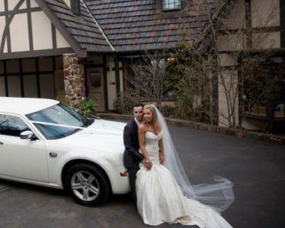 Style Wedding Cars, Limo, Wedding Car, Baby Bentley Wedding Car with Bride & Groom