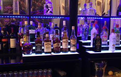Led mirrored back bar unit