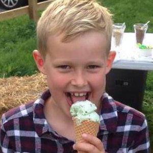 little boy ice cream