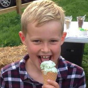 little boy ice cream