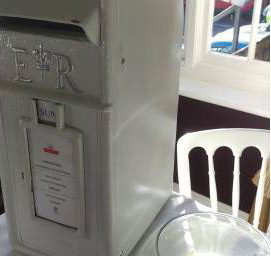 Vintage_Cast_Iron_ER_Postbox_Centrepiece_Embellish_Venue_Styling