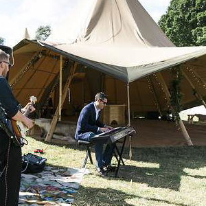 Single giant tipi