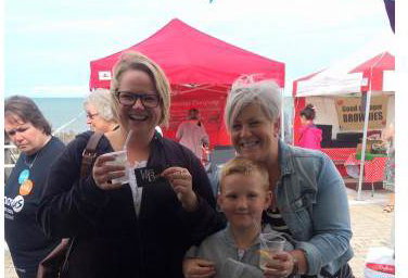Delighted customers @ Sea 2 Shore!