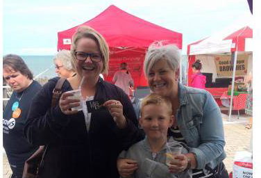 Delighted customers @ Sea 2 Shore!