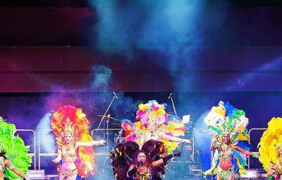 Tropicalia Band & Dancers Show