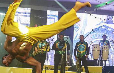Tropicalia Capoeira Show