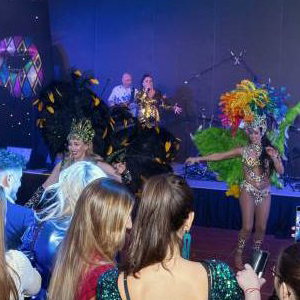 BAND & DANCERS