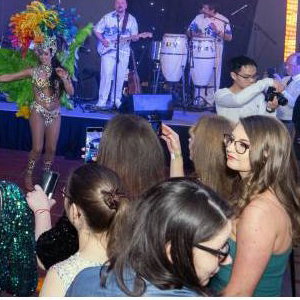 BAND & DANCERS